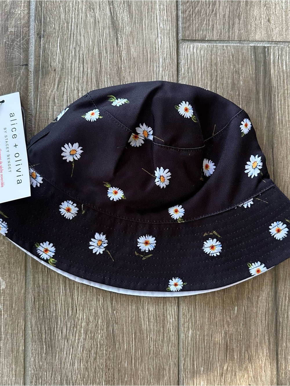 alice + olivia Black Daisy Print Bucket Hat